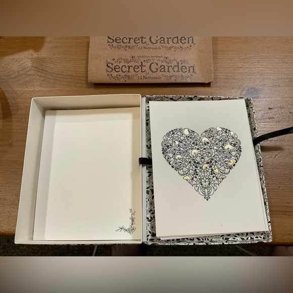 Johanna Basford: Duo/set of post cards and blank note cards with envelopes. - Picture 8 of 9